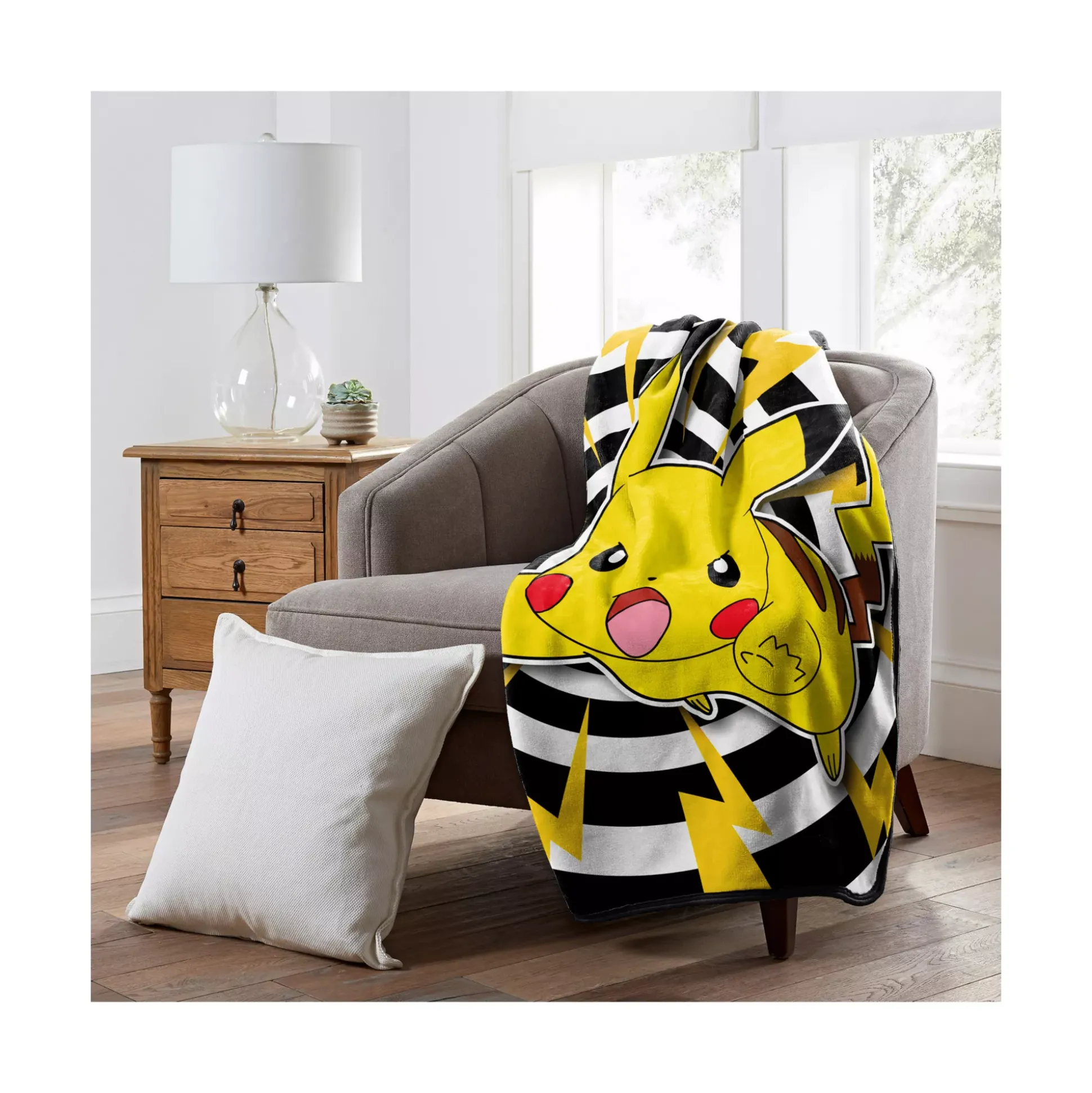 Pikachu Lightning Bolt Fleece Blanket - Pokémon